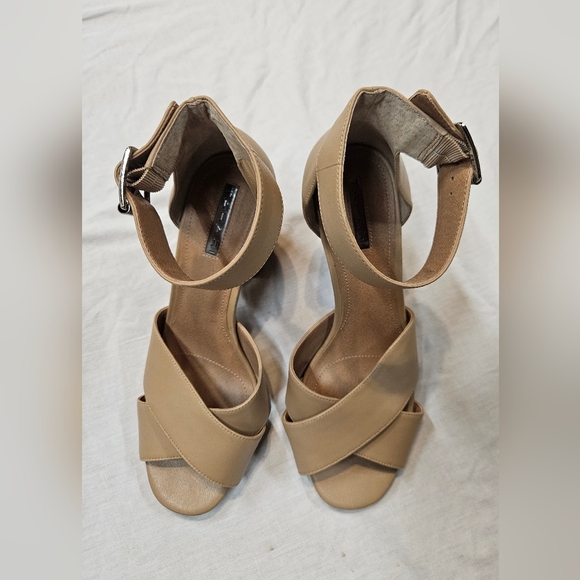 Tahari Tan Women's Heeled Sandals - Picture 3 of 7